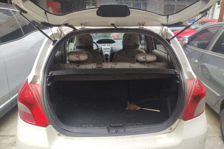 Used Toyota Yaris 2009 1.6E Automatic Comfort Edition Trunk