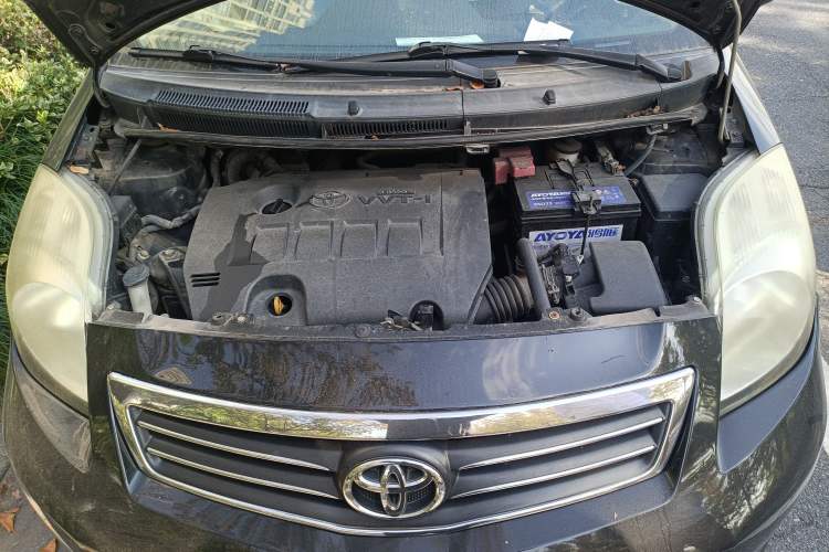 Used Toyota Yaris 2011 1.6E Automatic Charm Edition Engine Bay