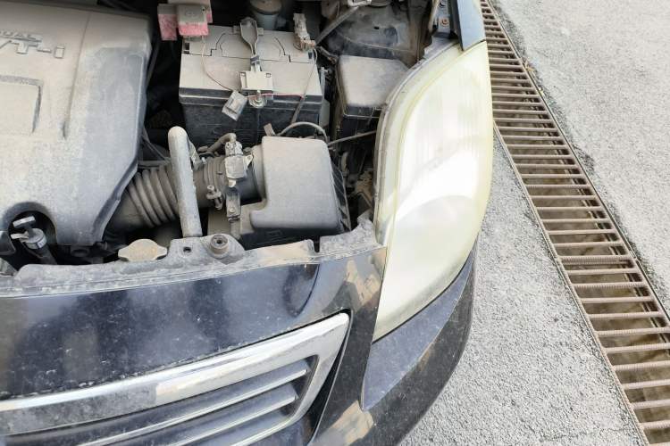 Used Toyota Yaris 2011 1.6E Automatic Charm Edition Engine Bay Left