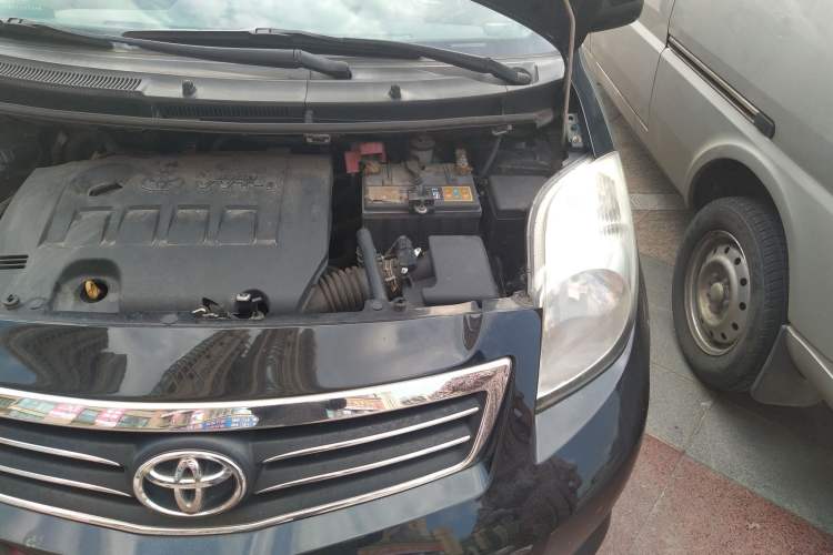 Used Toyota Yaris 2011 1.6E Automatic Charm Edition Engine Bay Left