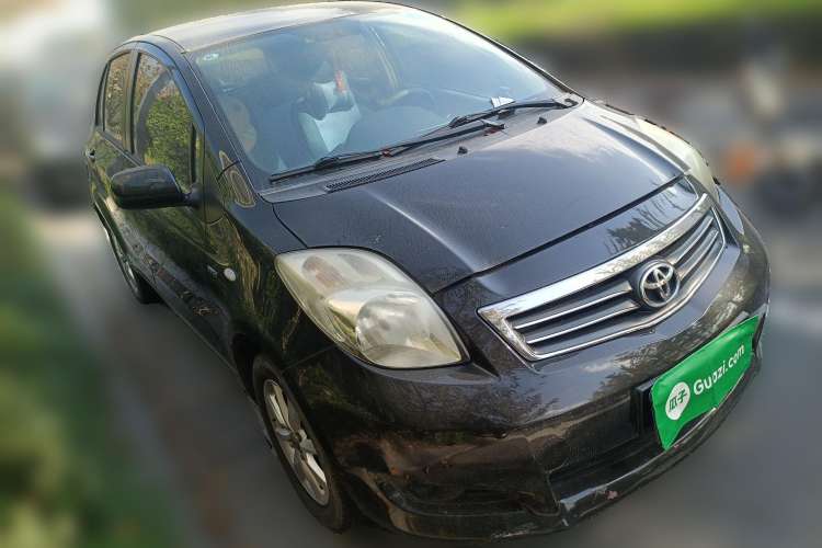 Used Toyota Yaris 2011 1.6E Automatic Charm Edition Front Right 45 Deg
