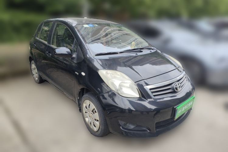 Used Toyota Yaris 2011 1.6E Automatic Charm Edition Front Right 45 Deg