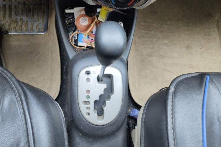 Used Toyota Yaris 2011 1.6E Automatic Charm Edition Gear Lever