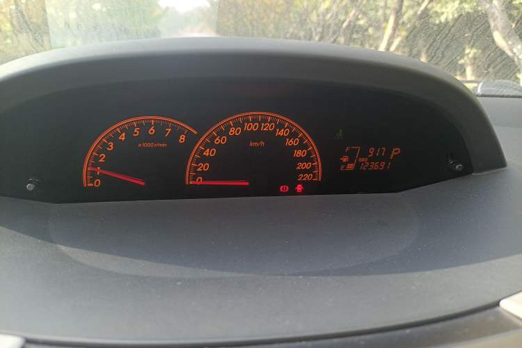 Used Toyota Yaris 2011 1.6E Automatic Charm Edition Odometer Close Up