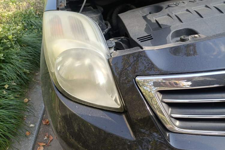 Used Toyota Yaris 2011 1.6E Automatic Charm Edition Right Front Headlight