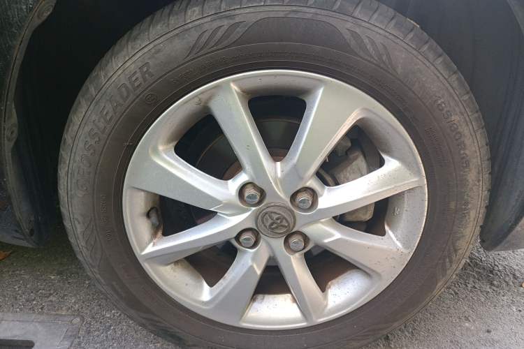 Used Toyota Yaris 2011 1.6E Automatic Charm Edition Right Front Wheel Hub