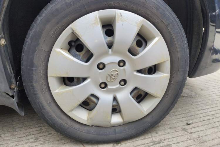 Used Toyota Yaris 2011 1.6E Automatic Charm Edition Right Front Wheel Hub