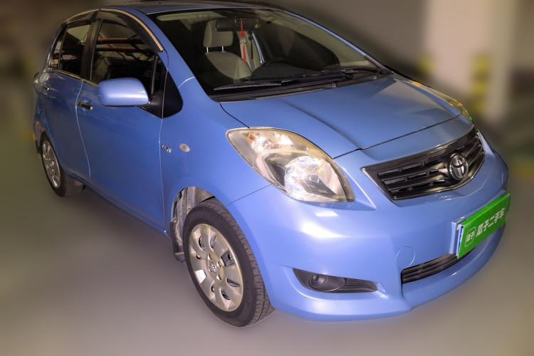 Used Toyota Yaris 2011 1.6E Automatic Charm Edition Front Right 45 Deg