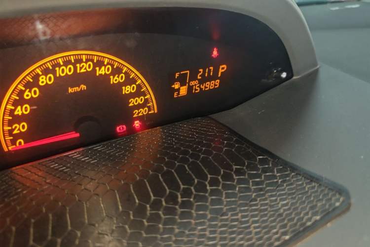 Used Toyota Yaris 2011 1.6G Automatic Xuan Dong Edition Odometer Close Up