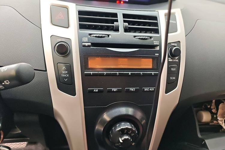 Used Toyota Yaris 2011 1.6E Automatic Charm Edition Audio And AC Panel