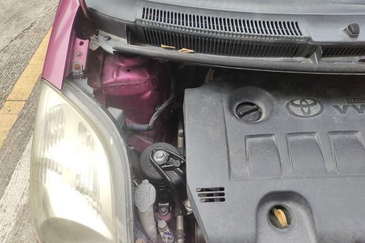 Used Toyota Yaris 2011 1.6E Automatic Charm Edition Engine Bay Right