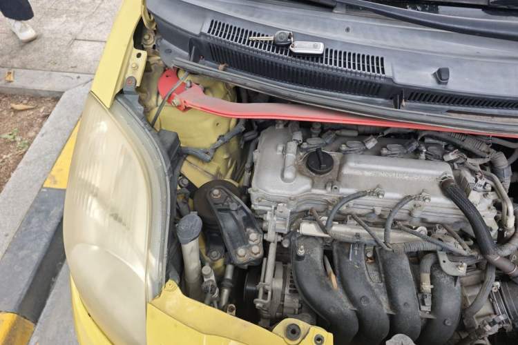 Used Toyota Yaris 2011 1.6E Automatic Charm Edition Engine Bay Right