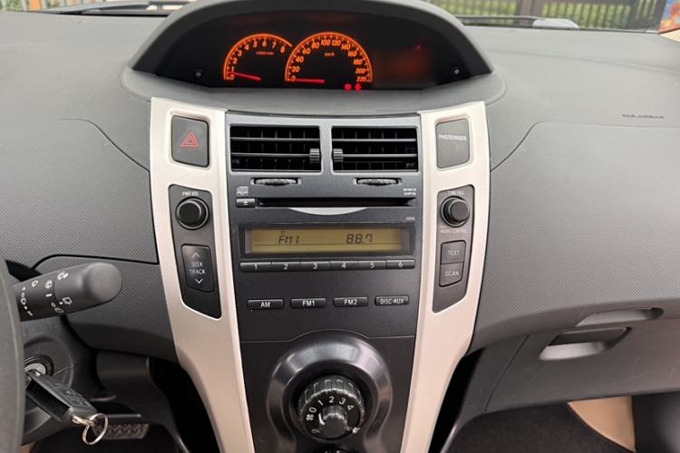 Used Toyota Yaris 2011 1.6E Automatic Charm Edition Audio And AC Panel