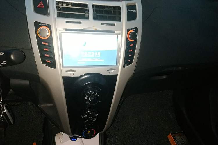 Used Toyota Yaris 2011 1.6E Automatic Charm Edition Audio And AC Panel