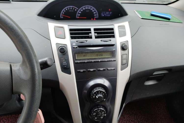 Used Toyota Yaris 2011 1.6E Automatic Charm Edition Audio And AC Panel