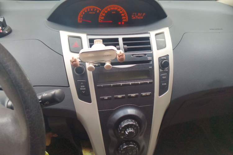 Used Toyota Yaris 2011 1.6E Automatic Charm Edition Audio And AC Panel