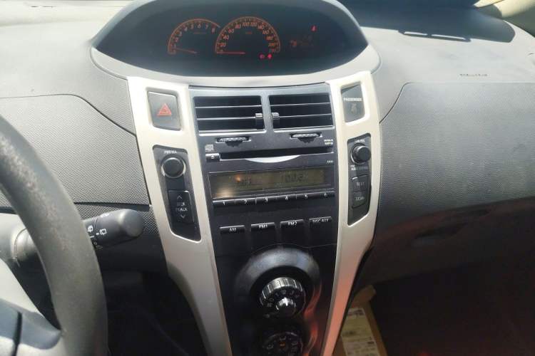 Used Toyota Yaris 2011 1.6E Manual Charm Edition Audio And AC Panel