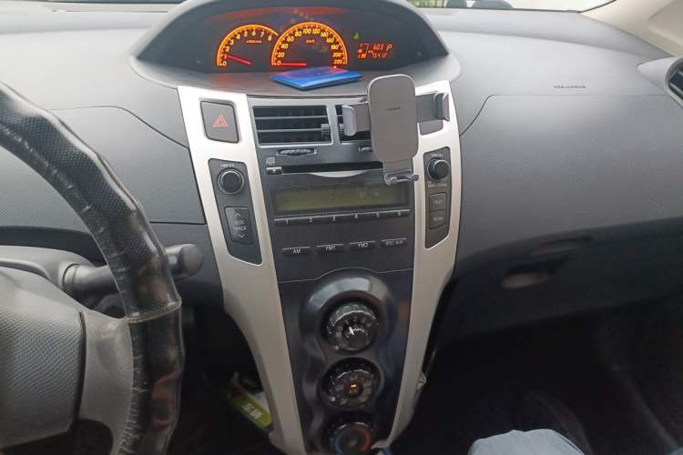 Used Toyota Yaris 2011 1.6E Automatic Charm Edition Audio And AC Panel