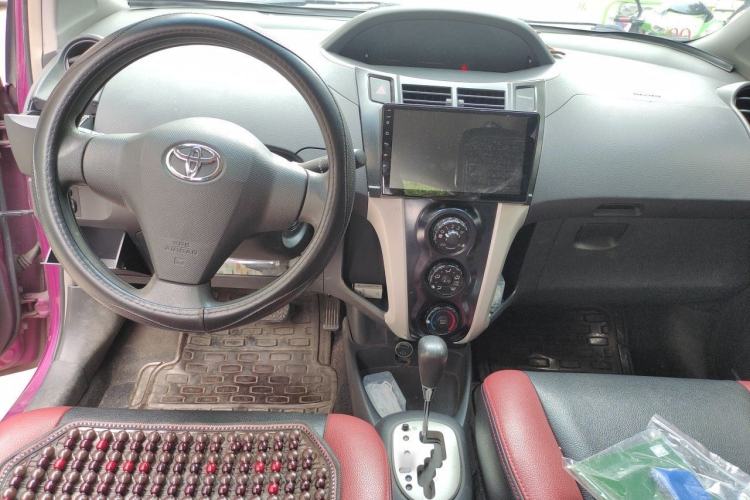 Used Toyota Yaris 2011 1.6G Automatic Xuan Dong Edition Center Console