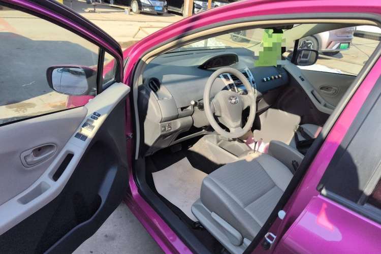 Used Toyota Yaris 2011 1.6E Automatic Charm Edition Driver Seat