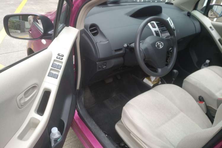 Used Toyota Yaris 2011 1.6E Automatic Charm Edition Driver Seat