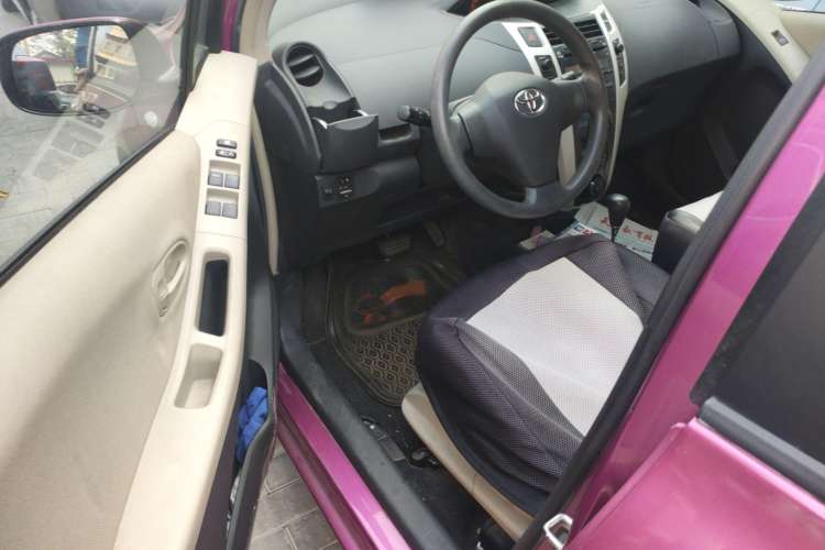 Used Toyota Yaris 2011 1.6E Automatic Charm Edition Driver Seat