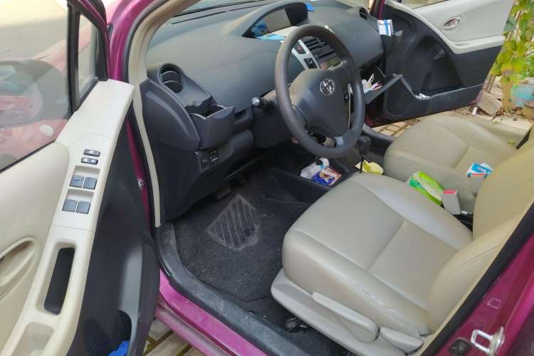 Used Toyota Yaris 2011 1.6E Automatic Charm Edition Driver Seat