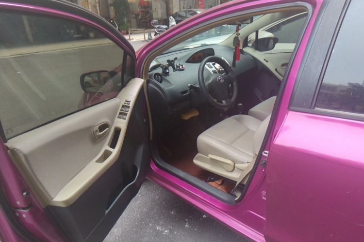 Used Toyota Yaris 2011 1.6E Automatic Charm Edition Driver Seat