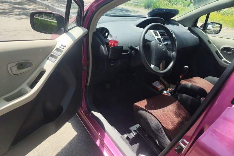 Used Toyota Yaris 2011 1.6E Manual Charm Edition Driver Seat
