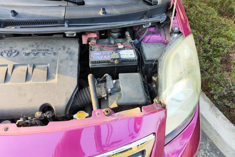 Used Toyota Yaris 2011 1.6E Automatic Charm Edition Engine Bay Left