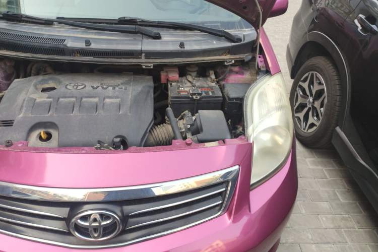 Used Toyota Yaris 2011 1.6E Automatic Charm Edition Engine Bay Left