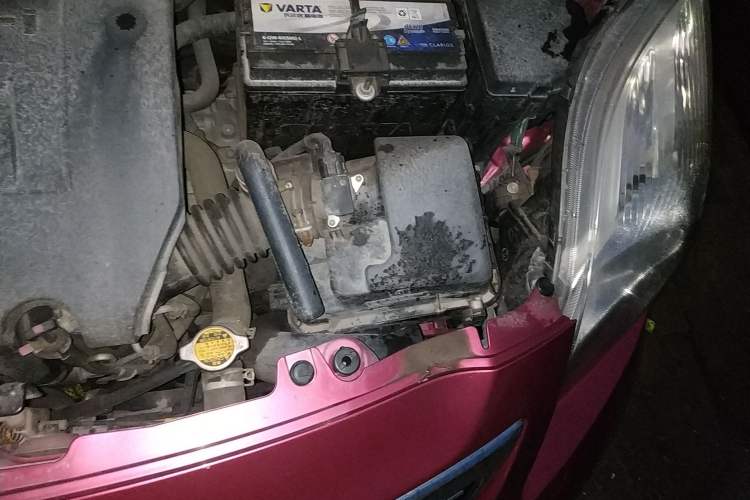 Used Toyota Yaris 2011 1.6E Automatic Charm Edition Engine Bay Left