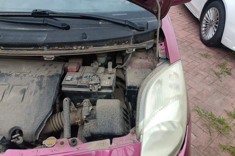 Used Toyota Yaris 2011 1.6E Automatic Charm Edition Engine Bay Left