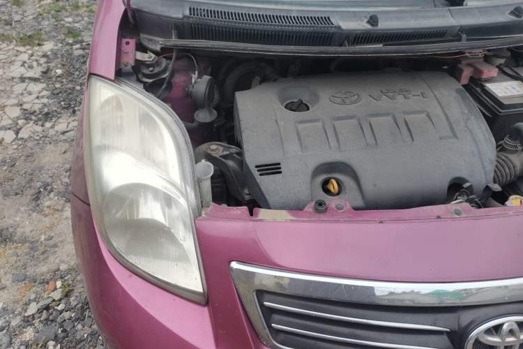 Used Toyota Yaris 2011 1.6E Automatic Charm Edition Engine Bay Right