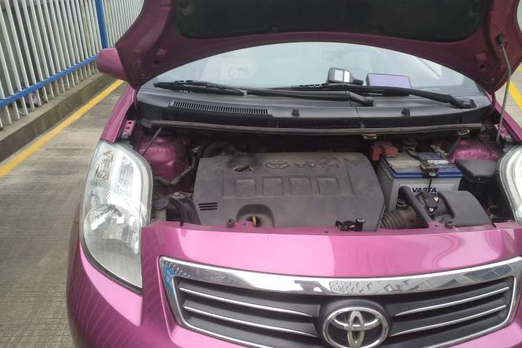 Used Toyota Yaris 2011 1.6E Automatic Charm Edition Engine Bay Right