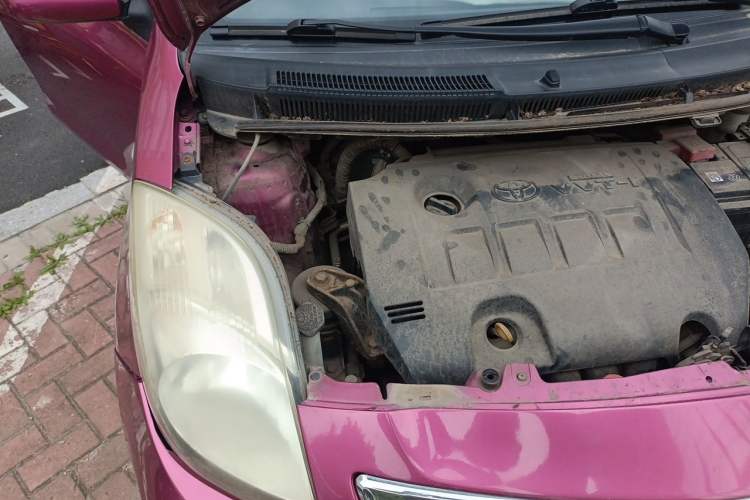Used Toyota Yaris 2011 1.6E Automatic Charm Edition Engine Bay Right