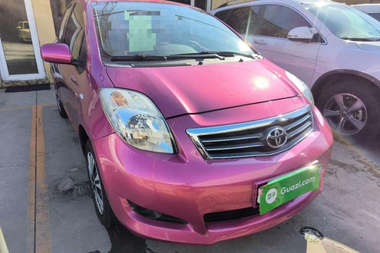 Used Toyota Yaris 2011 1.6E Automatic Charm Edition Front Right 45 Deg