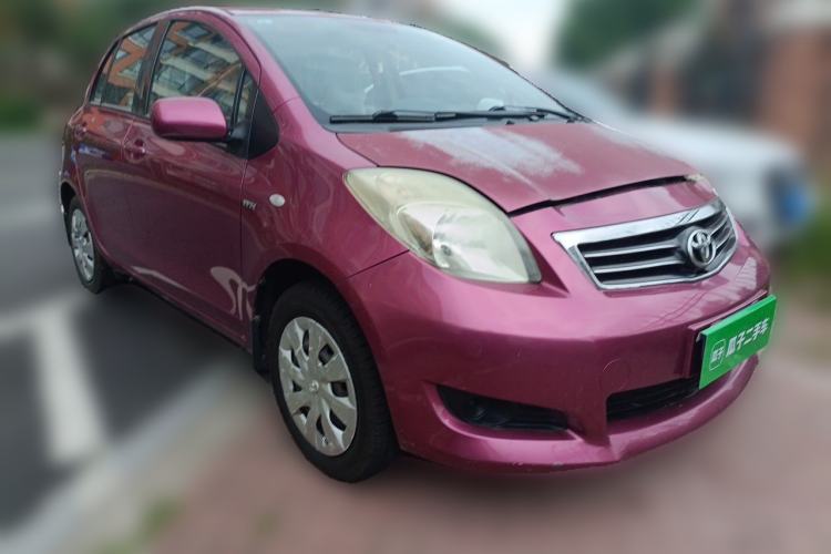 Used Toyota Yaris 2011 1.6E Automatic Charm Edition Front Right 45 Deg