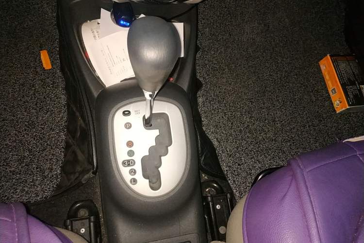 Used Toyota Yaris 2011 1.6E Automatic Charm Edition Gear Lever