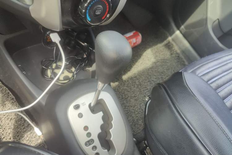 Used Toyota Yaris 2011 1.6E Automatic Charm Edition Gear Lever