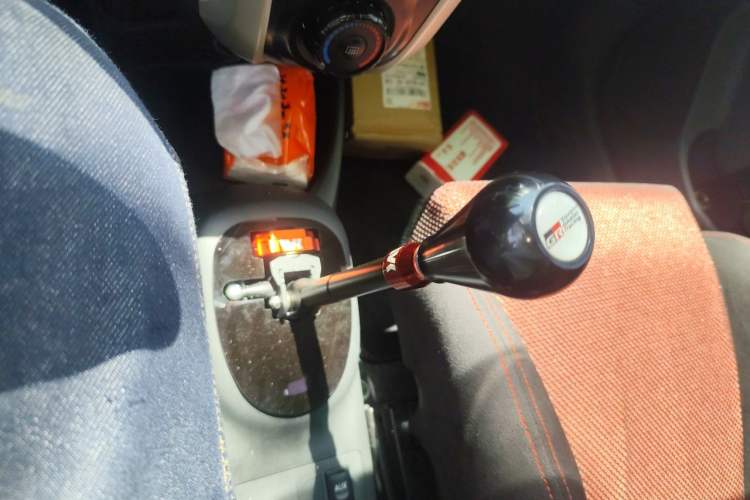 Used Toyota Yaris 2011 1.6E Manual Charm Edition Gear Lever