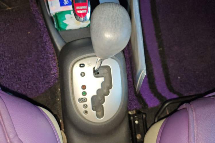 Used Toyota Yaris 2011 1.6E Automatic Charm Edition Gear Lever