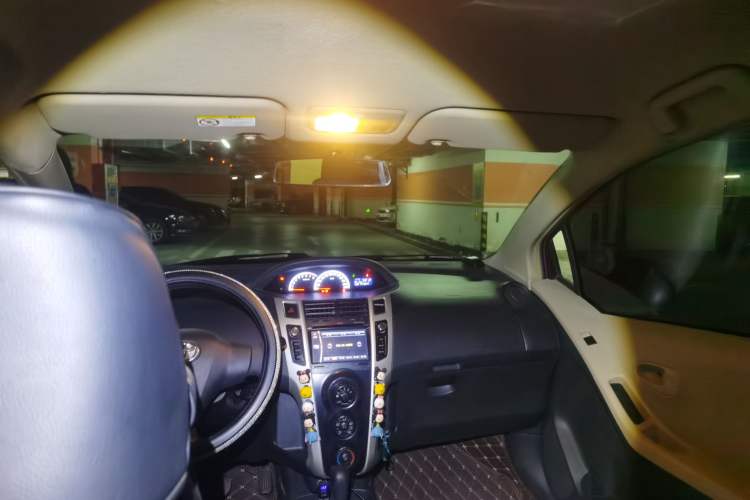 Used Toyota Yaris 2011 1.6E Automatic Charm Edition Headliner