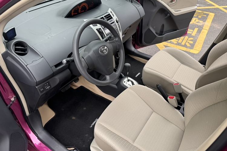 Used Toyota Yaris 2011 1.6E Automatic Charm Edition Interior 1