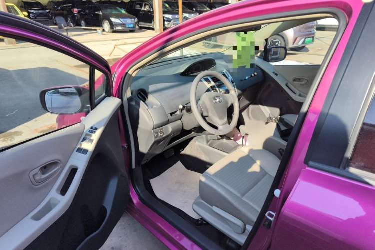 Used Toyota Yaris 2011 1.6E Automatic Charm Edition Left Front Seat