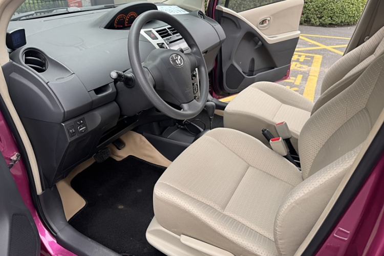 Used Toyota Yaris 2011 1.6E Automatic Charm Edition Left Front Seat
