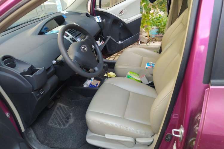 Used Toyota Yaris 2011 1.6E Automatic Charm Edition Left Front Seat