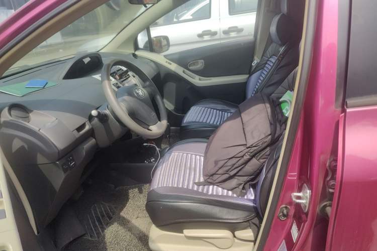Used Toyota Yaris 2011 1.6E Automatic Charm Edition Left Front Seat