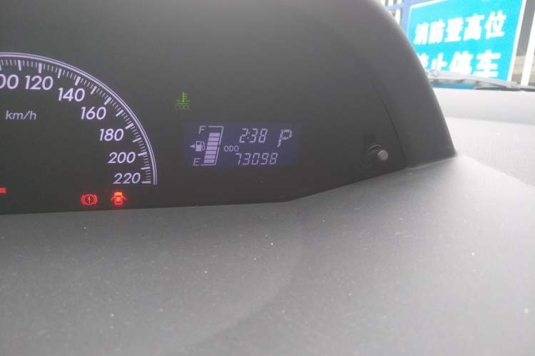Used Toyota Yaris 2011 1.6E Automatic Charm Edition Odometer Close Up