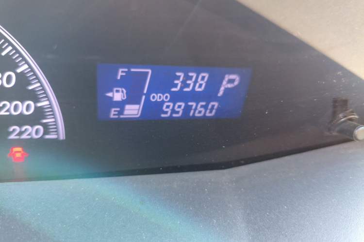 Used Toyota Yaris 2011 1.6E Automatic Charm Edition Odometer Close Up